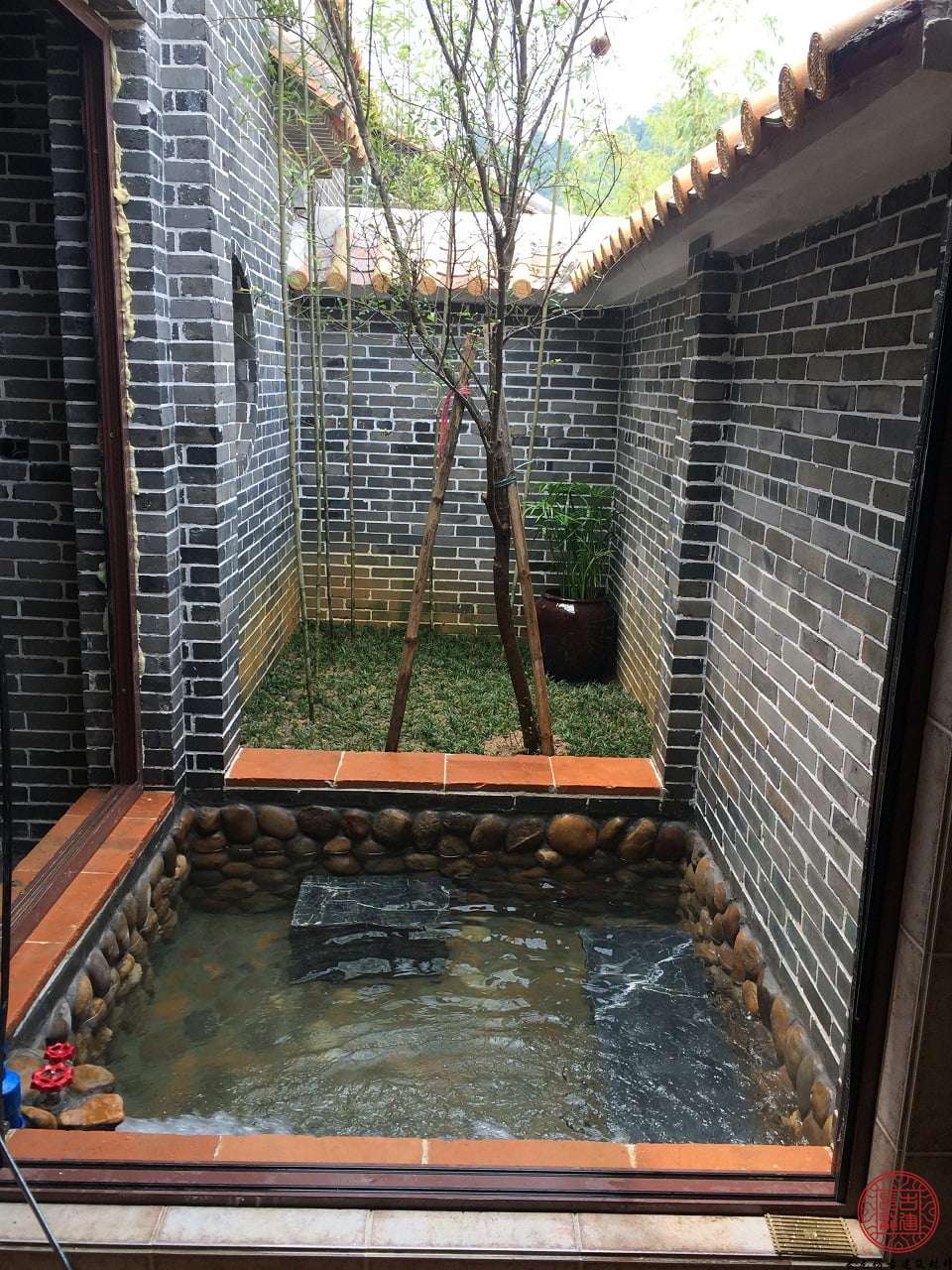 广东岭南风格青砖别墅园林工程1.jpg