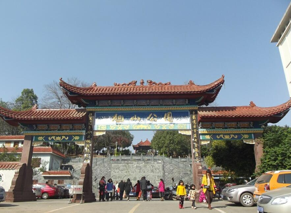 江西南康旭山公园园林青砖